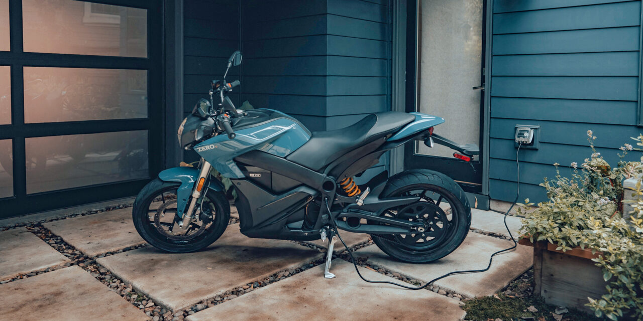ZERO Motorcycles mit 11-kW-Fahrschulprogramm